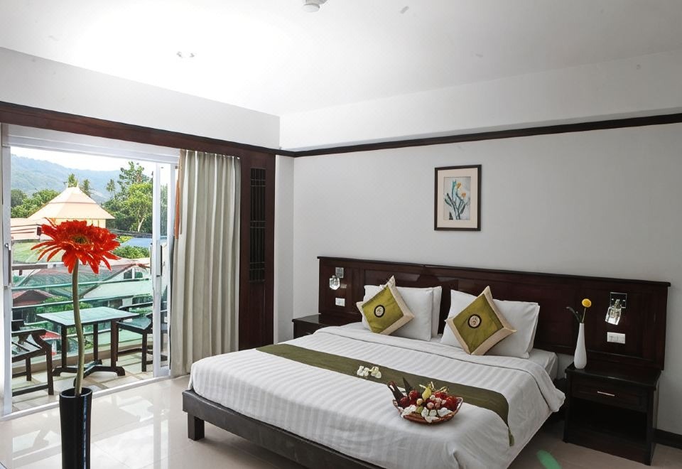 هتل فرست رزیدنس